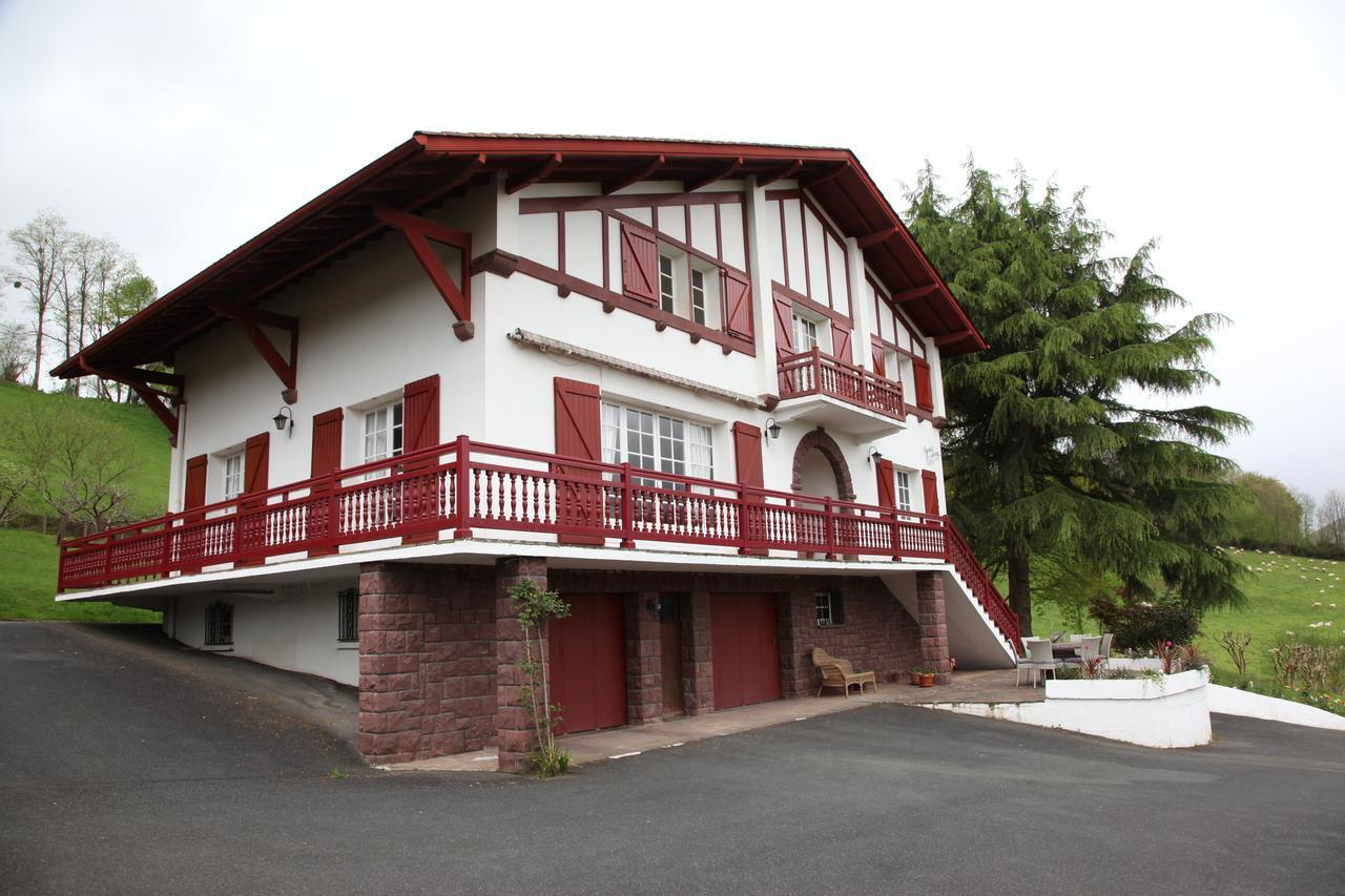Gure Lana Panzió Saint-Jean-Pied-de-Port Kültér fotó